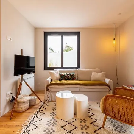 Le Refuge Du Pertuis : Logement & Jardin Independant Mer Proche