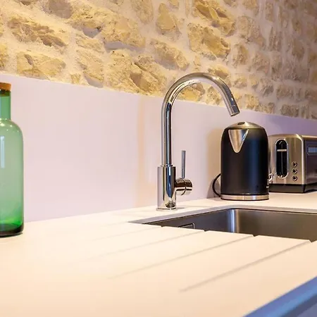 Le Refuge Du Pertuis : Logement & Jardin Independant Mer Proche *